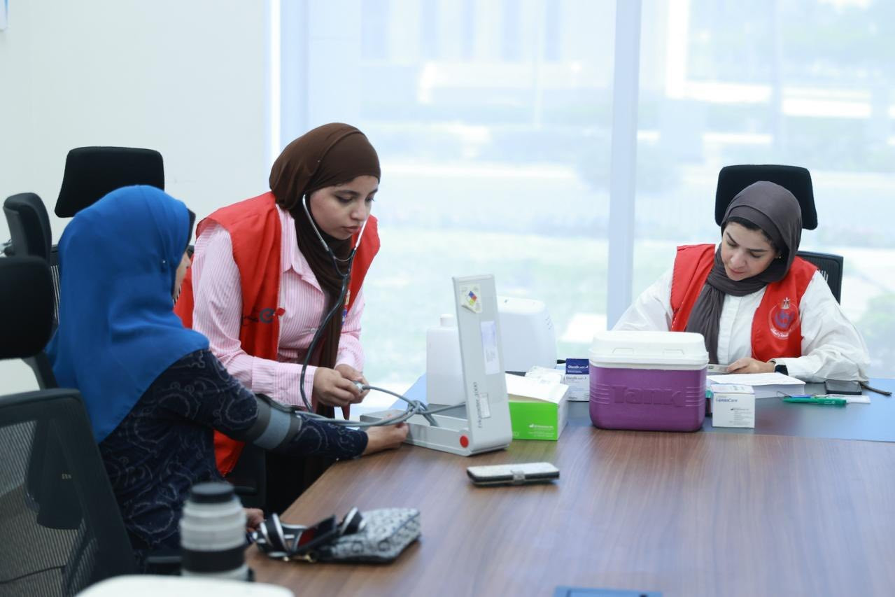 تزامنا مع اليوم العالمي للأمراض المزمنة.. تم تنظم حملة لفحص الأمراض المزمنة والكشف المبكر عن الاعتل...