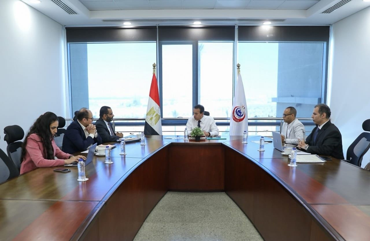 نائب رئيس مجلس الوزراء وزير الصحة والسكان يبحث التوسع في الخدمات الطبية لمبادرة رئيس الجمهورية لدعم...