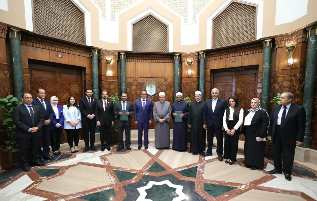 شيخ الأزهر ونائب رئيس الوزراء وزير الصحة يشهدان توقيع بروتوكول تعاون بين الأزهر الشريف ووزارة الصحة