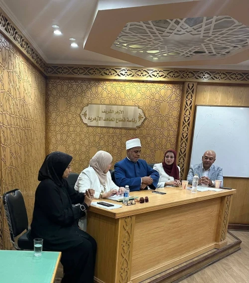 اجتماع تنسيقي بين الصحة وقطاع المعاهد الأزهرية لبدء تنفيذ مبادرة فحص الإبصار لطلاب المرحلة الابتدائية.